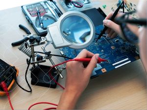 Eletricista de Automóveis