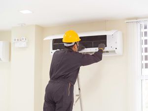 INSTALAÇÃO E MANUTENÇÃO DE CONDICIONADORES DE AR SPLIT E SISTEMA INVERTER