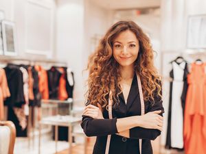 CONFECÇÃO DE BLAZER FEMININO