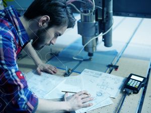 Aperfeiçoamento Profissional em Desenho Técnico Aplicado  a Metalmecânica