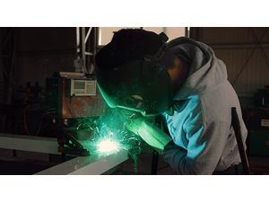 Soldagem a arco elétrico processo mig mag em aço carbono, inox e alumínio