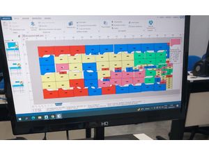 Operador do sistema cad/ audaces para confecção de roupas